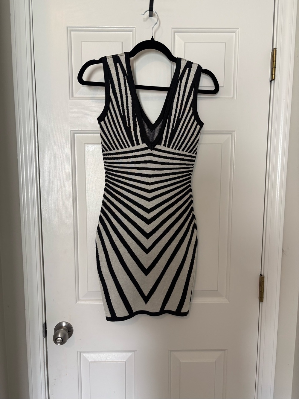 Black and Cream Striped V‑Neck Bodycon Dress